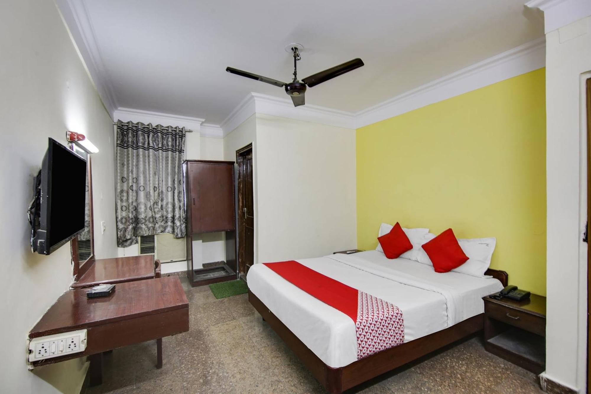Hotel O Sunshine Palace Delhi  Exteriör bild